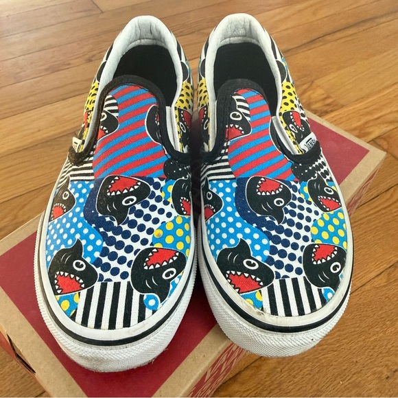 Vans Classic Slip-on Shark Week Kids Vans Size 12 Phin/True Wht - Picture 5 of 7